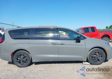 2023 Chrysler Pacifica Hybrid Limited from USA, damaged, VIN 2C4RC1S71PR569860